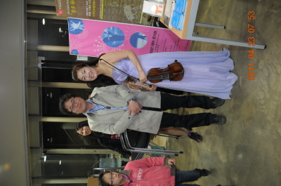 110628_signbi112417.JPG